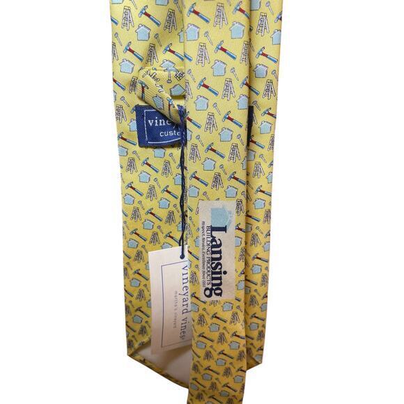 NWT Vineyard Vines Men Tie 100% Silk Yellow & Blue Building Construction Hammer - Picture 4 of 8